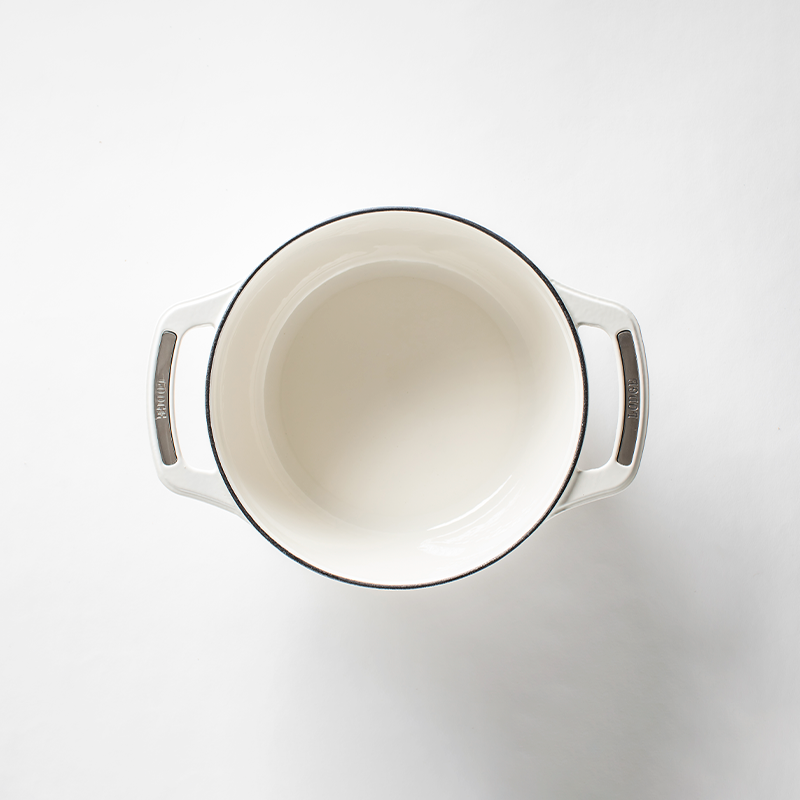 USA Enamel? Cast Iron Dutch Oven - Image 8