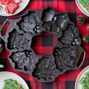 Seasoned Cast Iron Holiday Wreath Pan