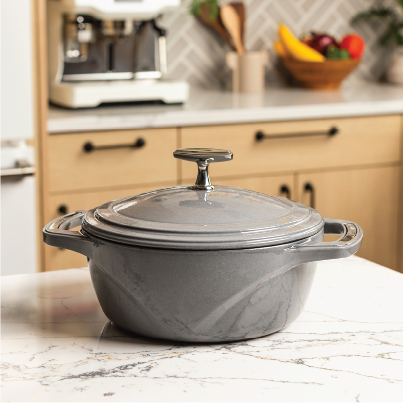 USA Enamel? Cast Iron Dutch Oven - Image 91