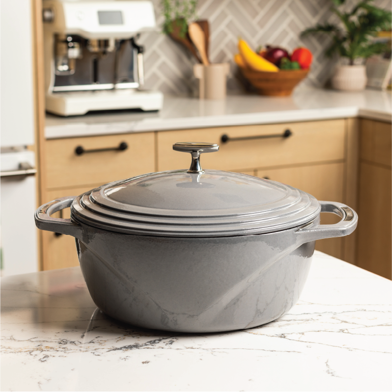 USA Enamel? Cast Iron Dutch Oven - Image 89